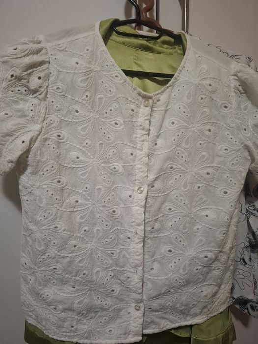 Бели ризки момиче 140р