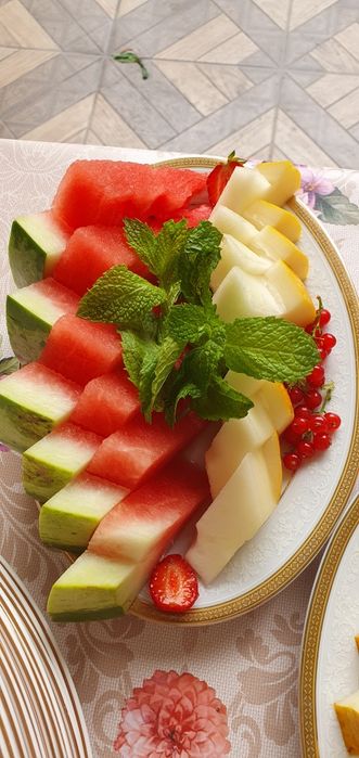 Karving xizmatlari - mevalarni kesish, Toshkent