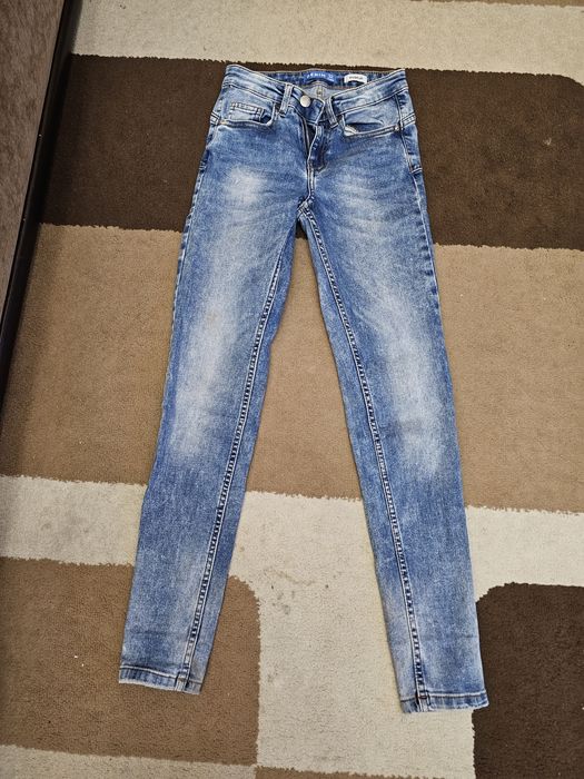 Джинсы подростковые