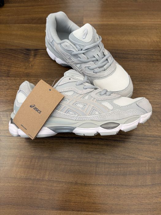 Vand Asics.