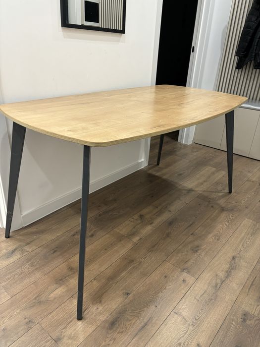 Стол из дерева на 8 персон