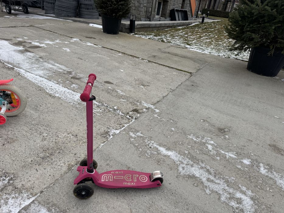 детска тротинетка Micro maxi deluxe