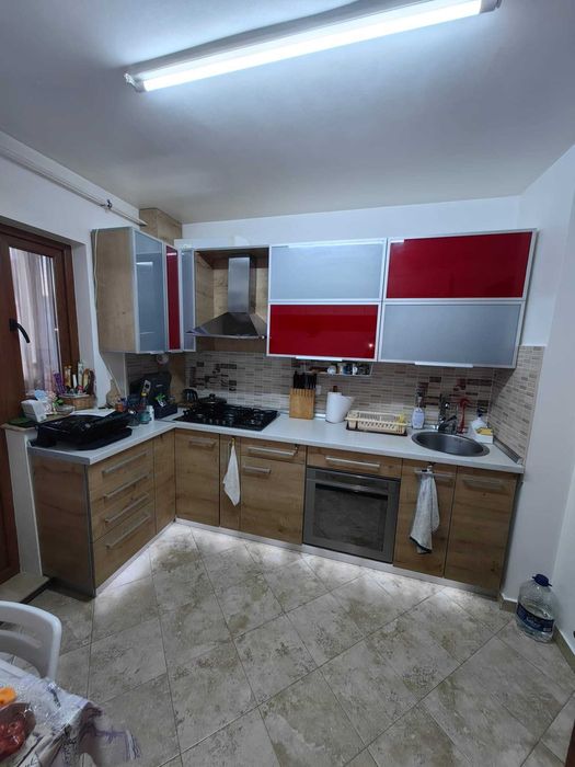 Vând apartament 3 camere