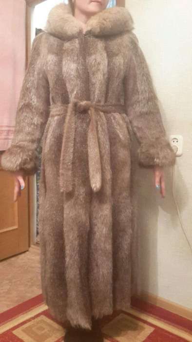 Продам шубу из нутрии.