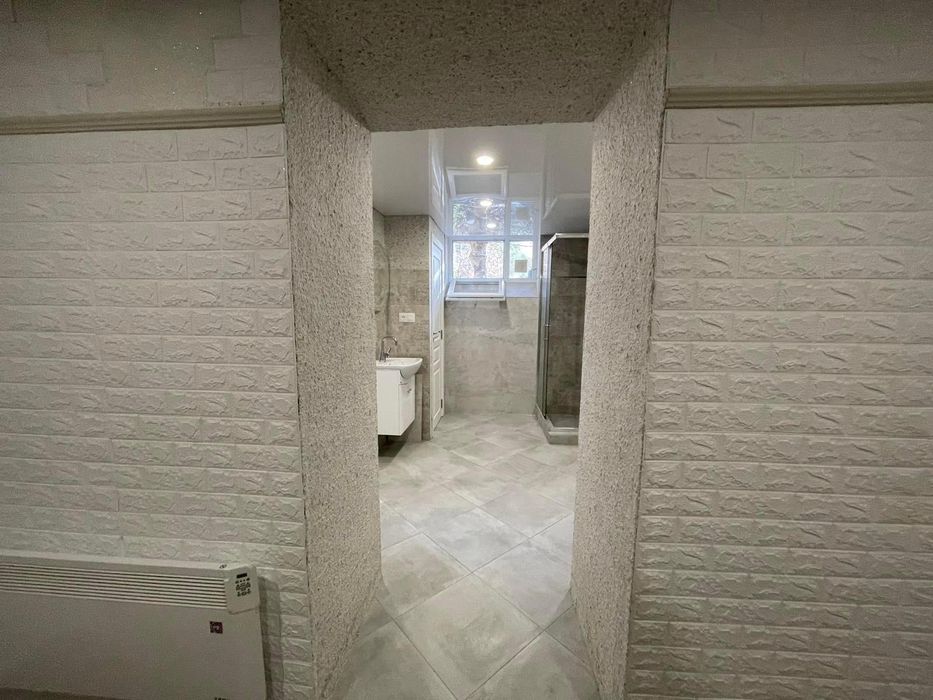 Дава се под наем Едностаен апартамент в Варна, Център - 30 кв.м за 448.8 € - Снимка #1