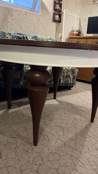 Срочно продам стол