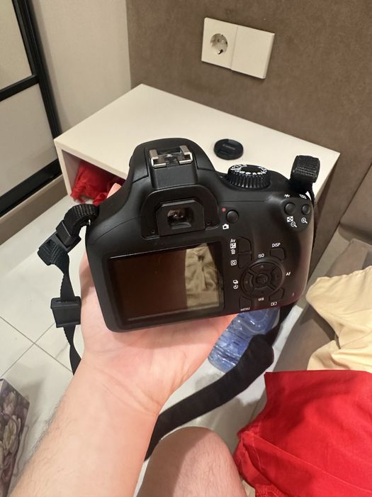 Камера Canon 4000D