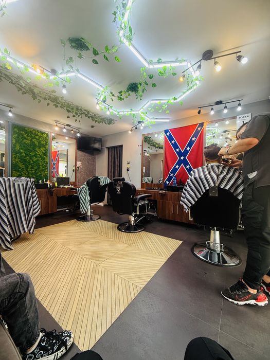 Salon infrumusetare inchiriaza posturi