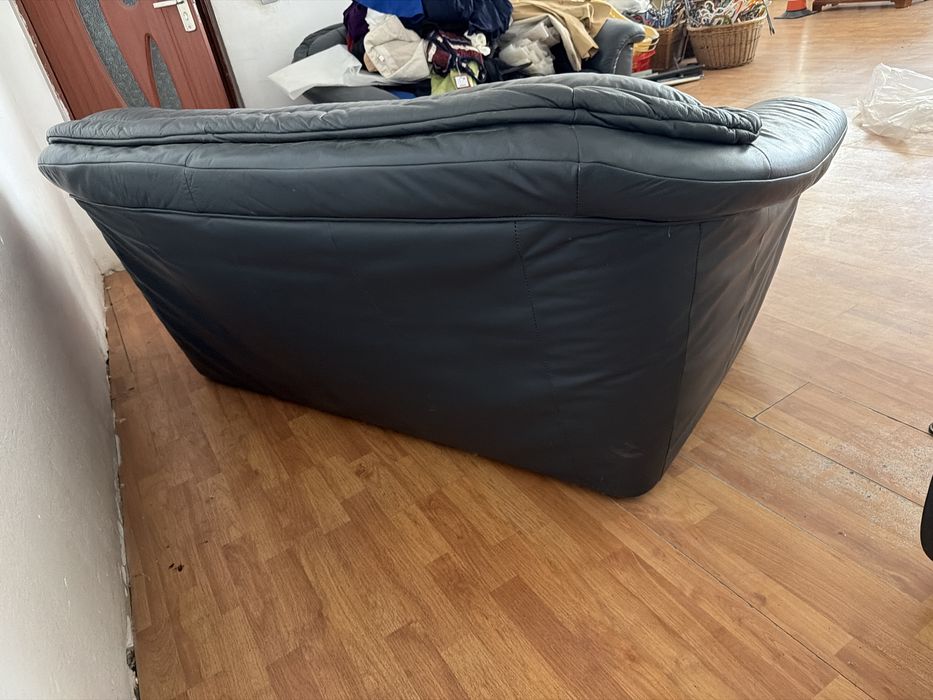 Set 2 canapele din piele,si lemn