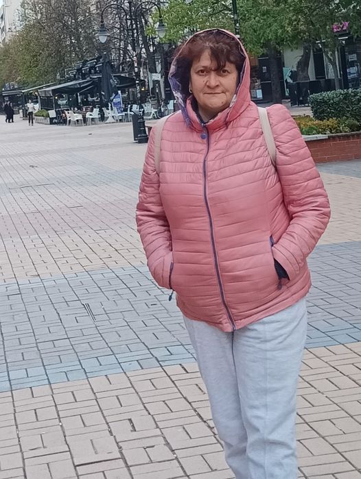 Предлагам услугата почистване на входове обгрижване на възрастни и бол