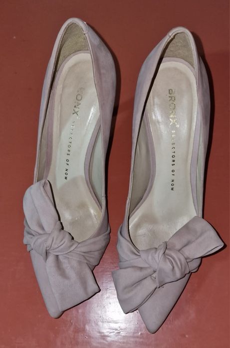 Продаются туфли.