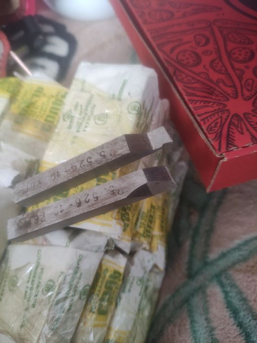 Продам резцы токарные Р6М5