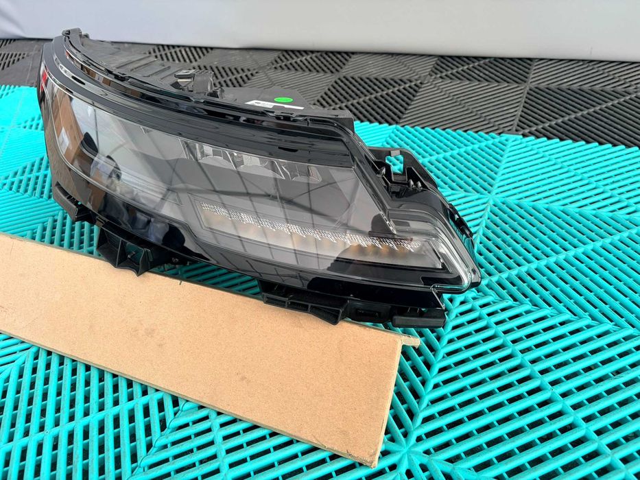 Far dreapta LED Low RT Land Rover Range Rover Evoque facelift L551 2024+ nou complet cu calculator original gri fumuriu