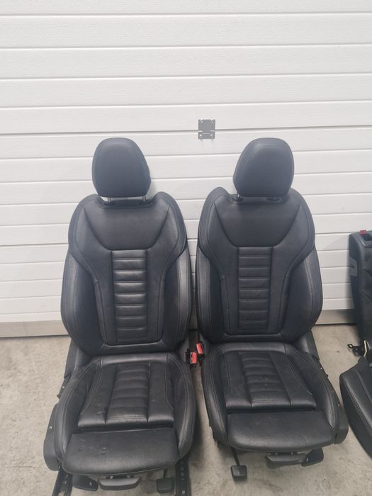 Scaune interior piele neagra recaro sport cu incalzire  bmw g26