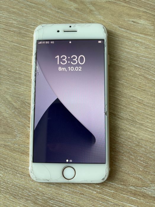 Продавам iPhone 7