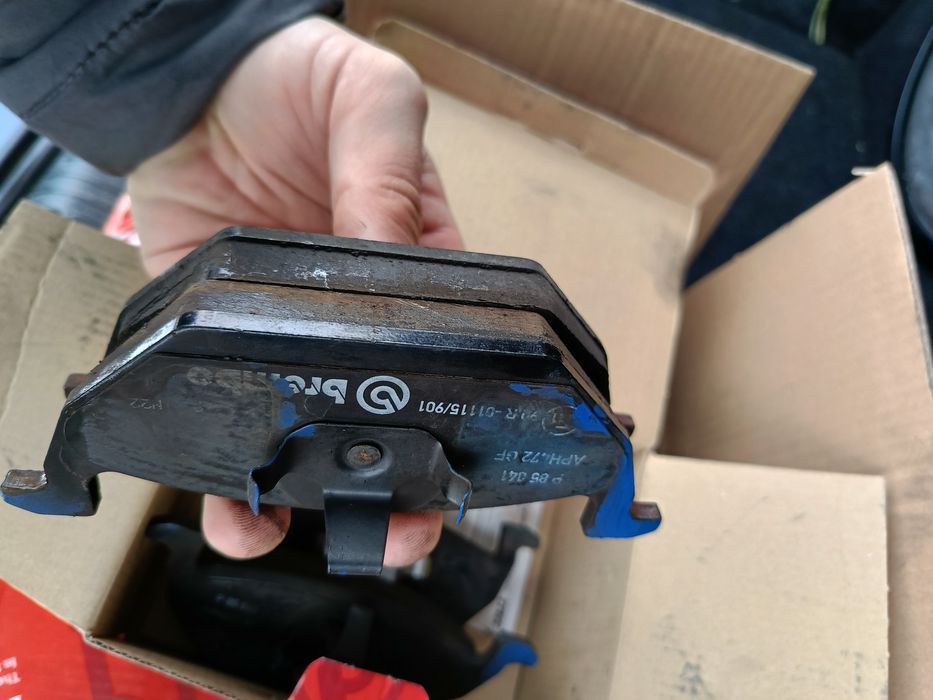 Накладки Brembo и дискове 288mm за голф 4