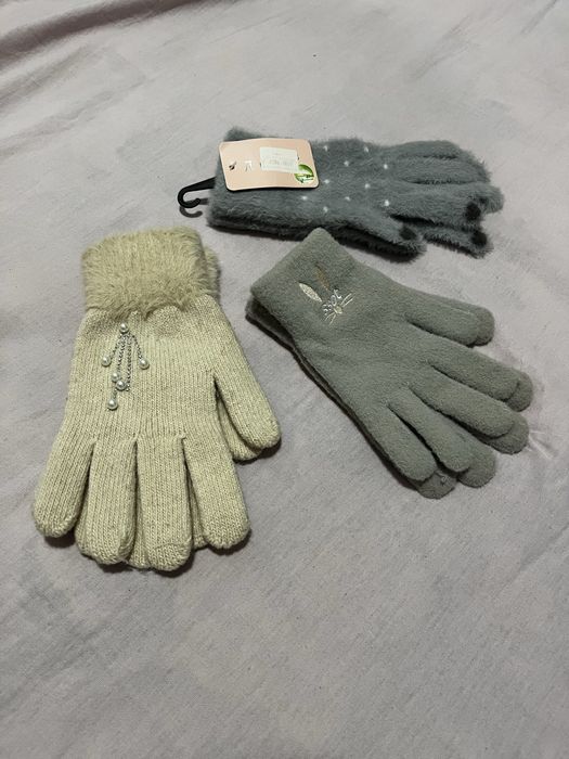 Продам шарфы, перчатки, одежду