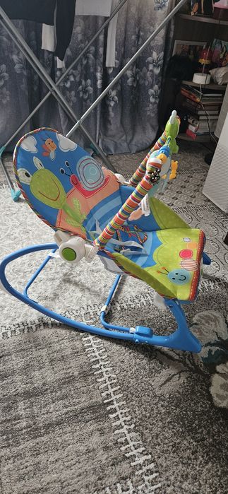 Продам шезлонг-качалку для малышей.