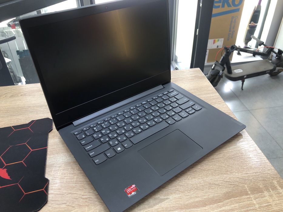 ноутбук Lenova v14  a4