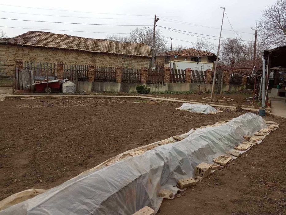 Продава се Къща в с. Писарево, Област Шумен - 70 кв.м за 348 €/кв.м - Снимка #2