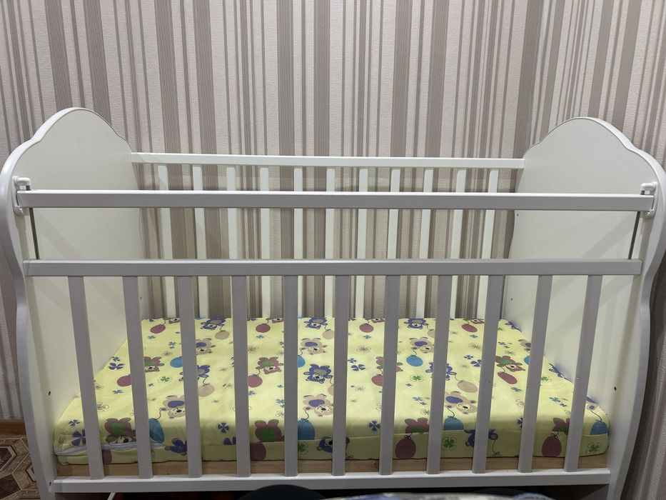 Продам кроватку детскую