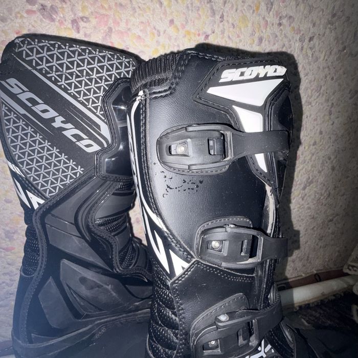 Продам мотоботы новые