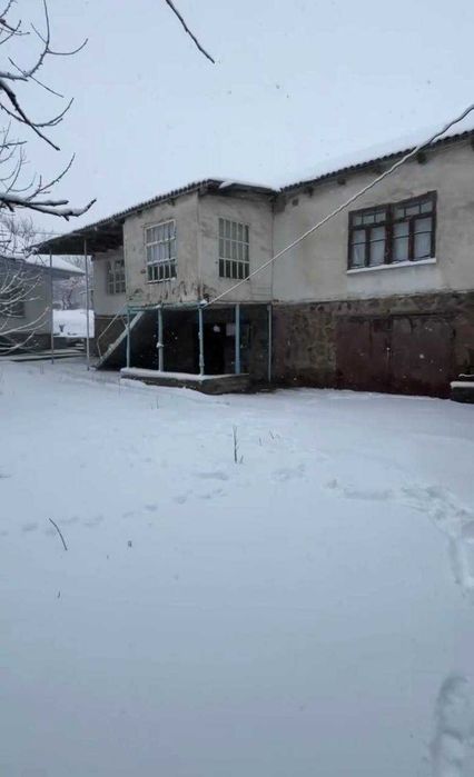 Ховли уй сотилади №402