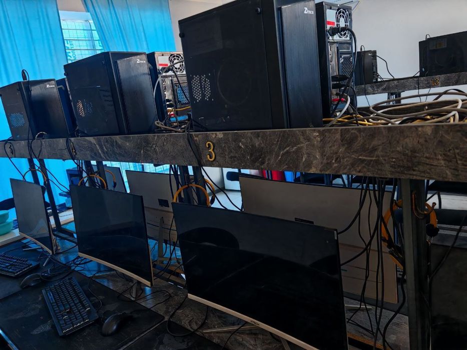 20 ta kompyuter stol stuli bilan