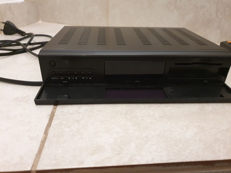 Receptor satelit Amiko Alien SHD-8900