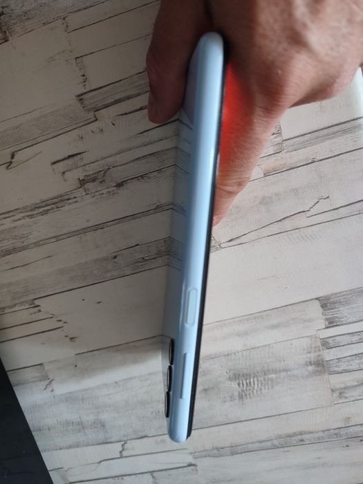 Продам телефон смартфон Самсунг а13