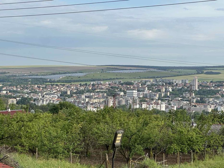 двуетажна къща обзаведена