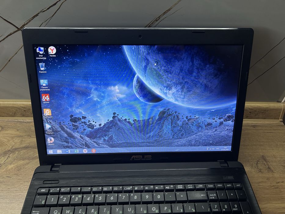 Ноутбук Asus в хорошем состоянии