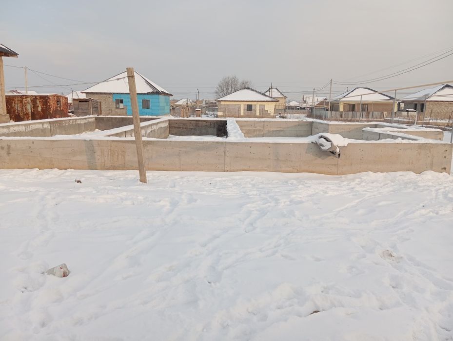 Продам уч 5сот с фундаментом