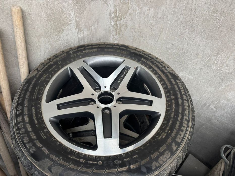 Продам комплект шин с дисками на гелик