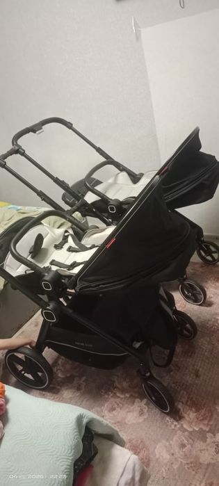 Коляска для двойняшек
