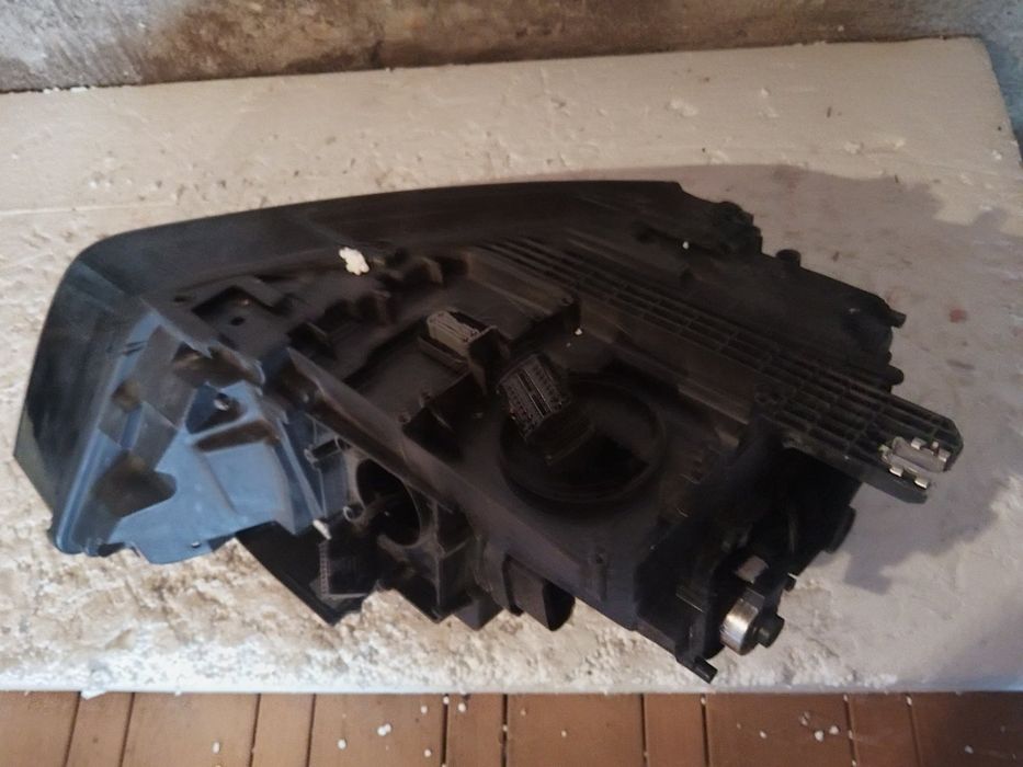 Оригинален фар за Audi A4 b8