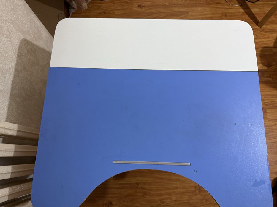 Стол для учебы отдам