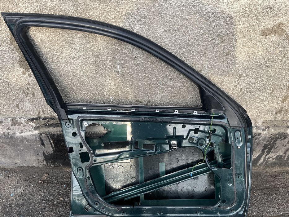 Передняя левая дверь на BMW e60 американец