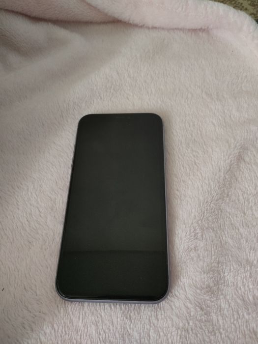 iPhone 11 64gb светло синего цвета