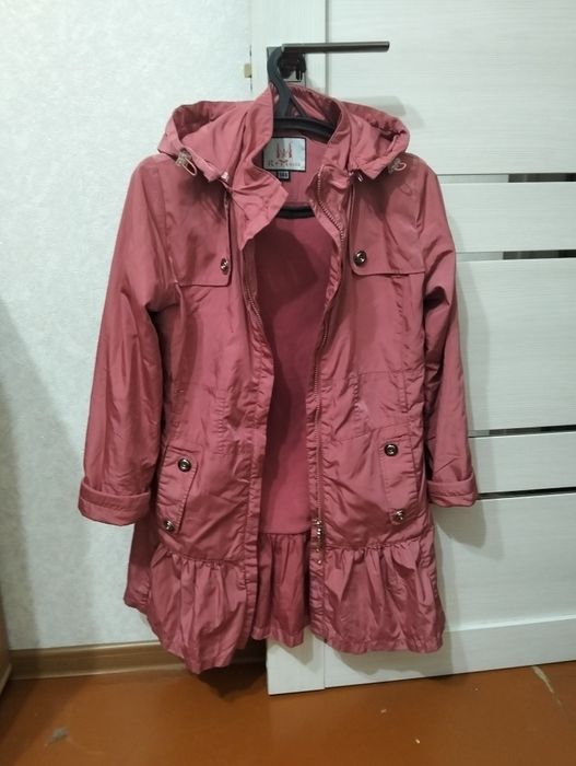 Продам плащ на девочку