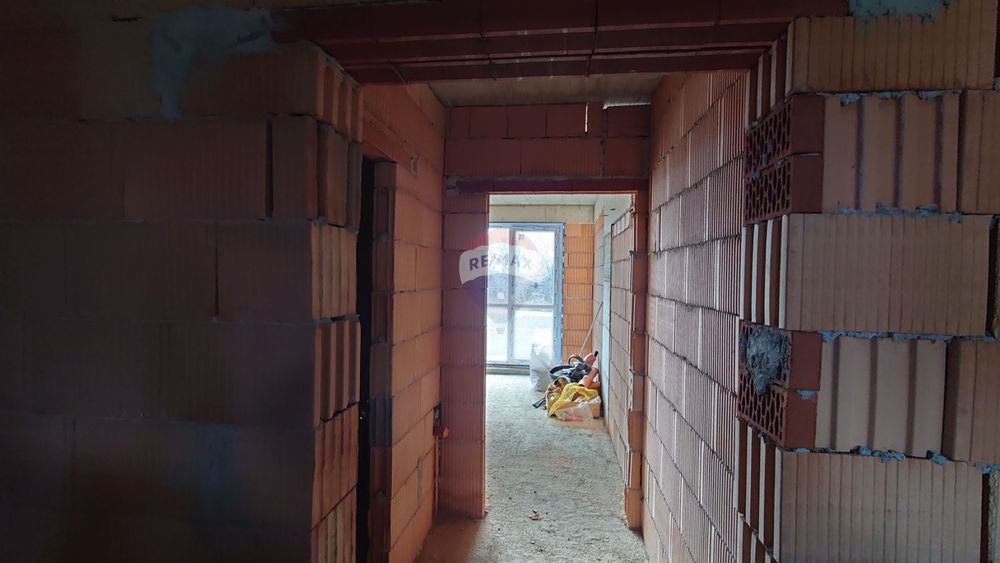 Продава се Едностаен апартамент в Варна, Виница - 30 кв.м за 1487 €/кв.м - Снимка #2