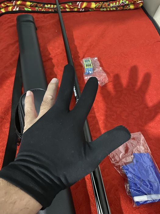 Продается Новый кии для бильярда