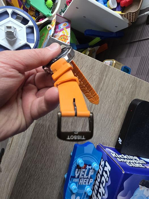 Продавам Tissot touch