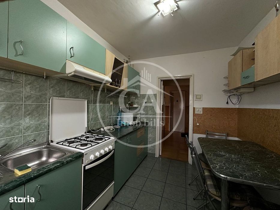 Apartament cu 3 camere de închiriat în zona Rogerius, Oradea.