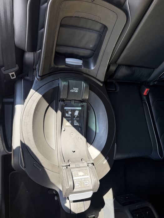 Scaun auto Britax Romer cu baza isofix