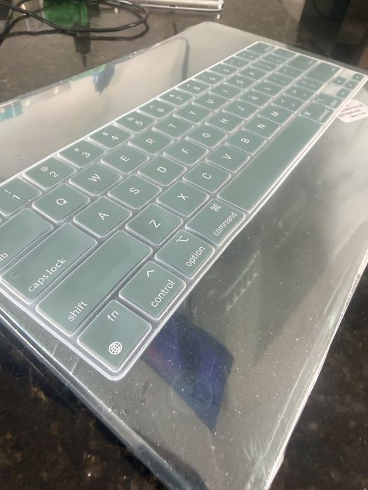 Чехол защитный для MacBook Pro 13”