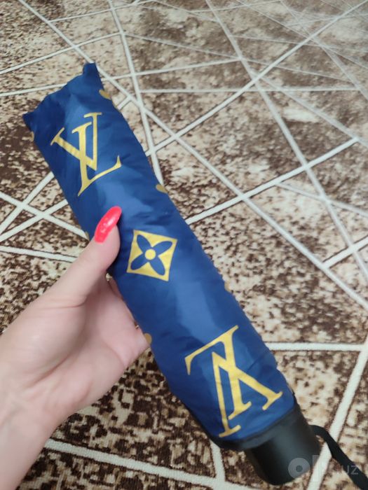 Новый зонт в коробке