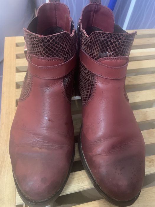 Ghete dama din piele