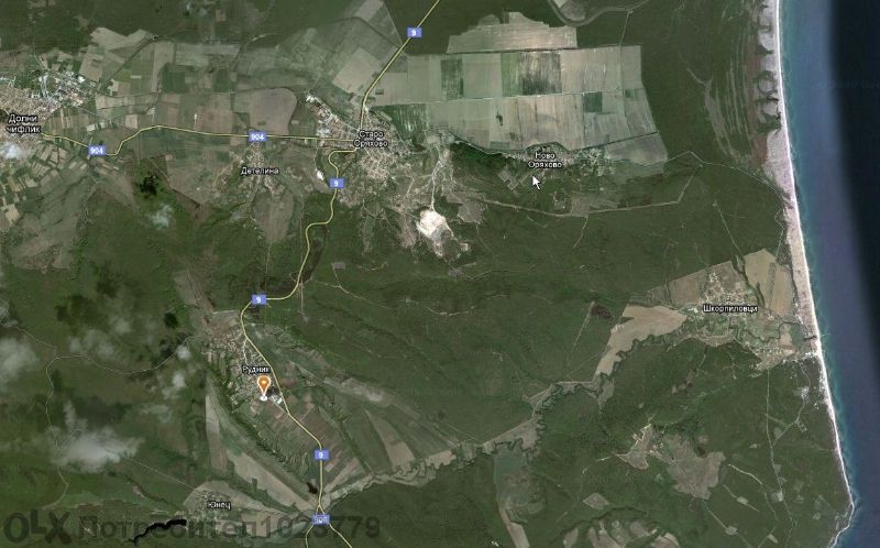 Продавам дворно място 1045 м2 , на 10км oт морето -16000 евро