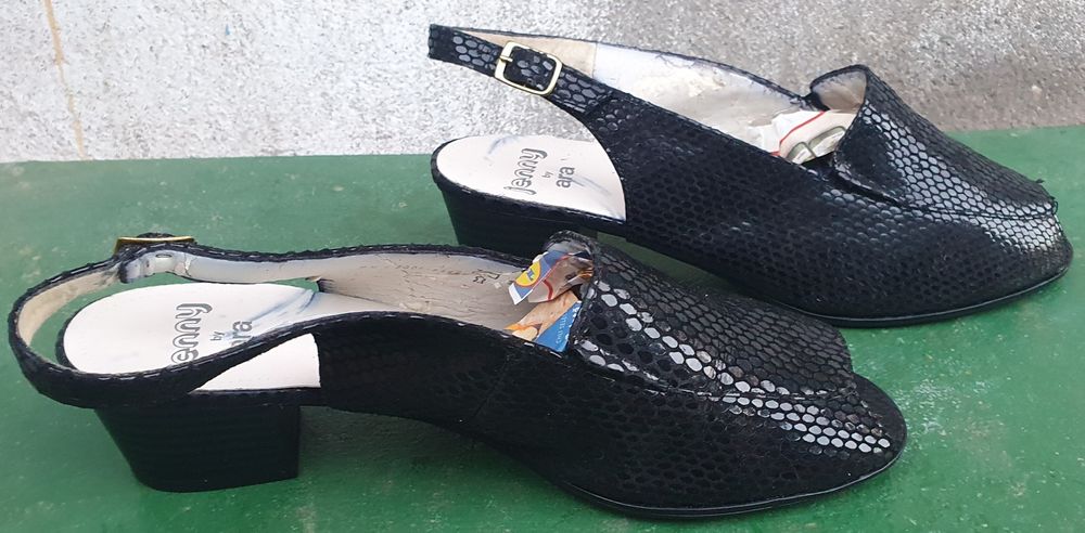 Sandale piele lacuita nr.40,5